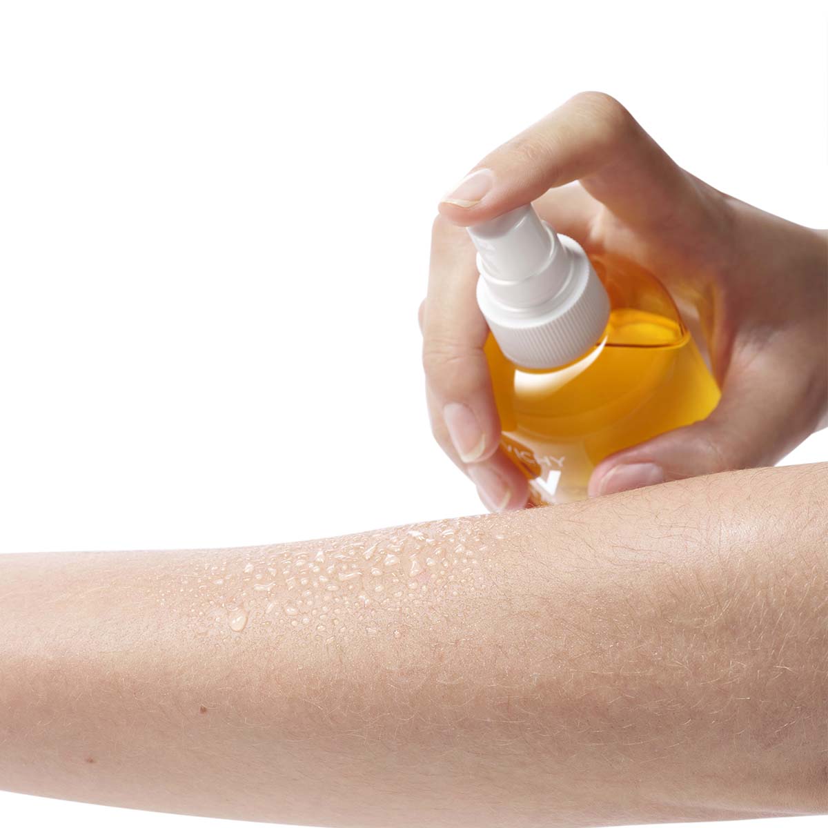 VICHY CAPITAL SOLEIL Vodica za zaštitu od sunca za naglašen ten za lice i telo SPF30, 200 ml